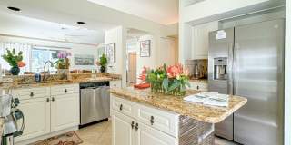 ** BEAUTIFUL MODERN HEATED POOL HOME IN THE VINEYARDS ** SEASONAL ONLY ** AVAILABLE OFF-SEASON MONTHS AND DEC-MARCH 2026 ** Gallery 49