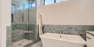 Downtown Louisville 3-BDR Fully Furnished Gem Gallery 14