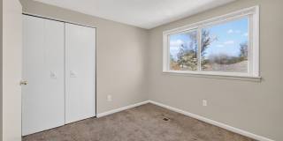 $1450 4 Bedrooms Gallery 14