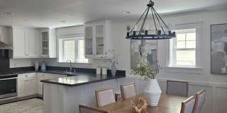 3 Bedroom Plus Home with Roof Top Deck Gallery 41