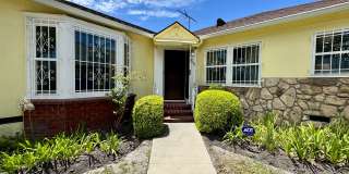 Charming House  with Large yard Gallery 7