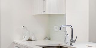 15 Morris Avenue Gallery 12