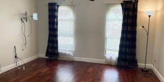 618 SE STREAMLET Avenue Gallery 17