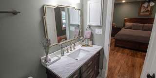Modern 4bd Home - Fully Furnished Utilities Included Gallery 19