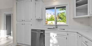 Cozy 4 bed house in Bothell Gallery 12