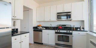 180 Riverside Boulevard 180 Riverside Boulevard Gallery 10