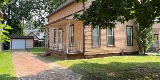 Madison/W.95th neighborhood : 3 bedroom/1 bath single family house available NOW. Gallery 15