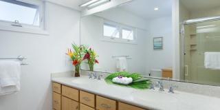 Large Tropical Modern Home w/Pool, Ocean / Koko Head Views, & A/C.  Mahina Kai Gallery 20