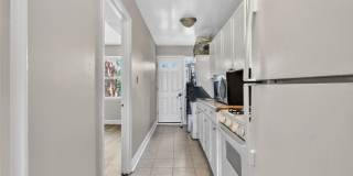 Bright 1 Bedroom Home with Refreshed Interior & In-Unit Laundry Gallery 9