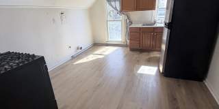 2210 West Iowa Street - 2 Gallery 1