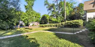 Charming Two Bedroom Duplex in Commonwealth Park! Gallery 17