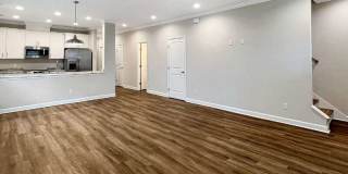 39 Travis Street Gallery 4