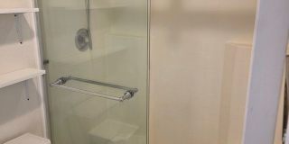 Vibrant 2 bedroom/2 bath condo in a great community with quick access to main commuter arteries Gallery 14