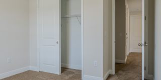16705 Victoria Grove Alley Gallery 22