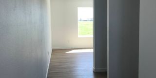 Executive Rental - 4 Bedroom 2.5 Baths Gallery 21