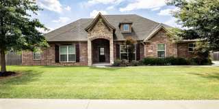 Captivating Four Bedroom Home Available for August 2026 Gallery 17
