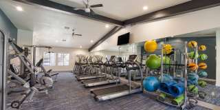 2900 Lux Apartment Homes Gallery 14