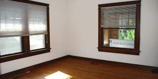 3 Bed, 1 Bath House - "Stone's Throw" Gallery 6
