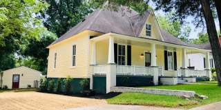 Plum Street-3 bedroom/2 bath home with large rocking chair front porch! Gallery 1