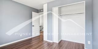 Spacious Townhouse with Washer/Dryer and Central AC Gallery 19