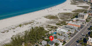 1 Bedroom Beachfront Condo, Steps away from Beach Access! Gallery 32