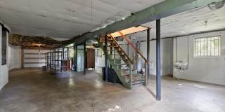 517 Randall Street Gallery 24