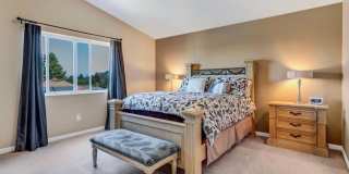 Spacious 3BR House in Gresham Gallery 6