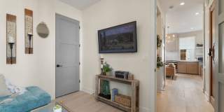 174 High Street Gallery 13