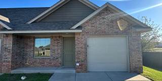 2 Bedroom Duplex In Gated Del City!!! Gallery 1
