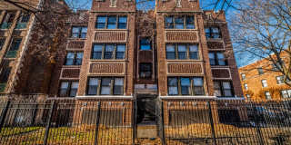 8000 S Ellis Ave Gallery 17