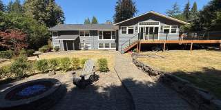 Spacious 4-Bedroom Home Plus Large Bonus Space – West Slope Vista Hills Gallery 34