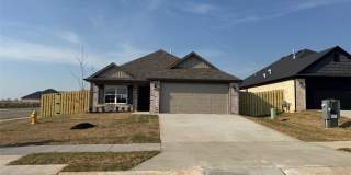 1100 Maclaren Avenue Gallery 1