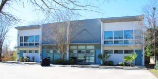 CONTEMPORARY URBAN CONDO NEAR DOWNTOWN Gallery 1