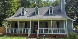 Spacious 4 Bedroom Home with Large Fenced Yard & Back Deck Spacious 4 Bedroom Home with Large Fenced Yard & Back Deck Gallery 1
