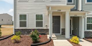 $500 OFF Your First Month's Rent! Beautiful End-Unit Townhome in Trace at Olde Towne | 3BR/3.5BA | Garage Gallery 4