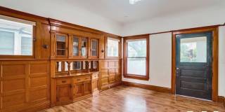 Expansive Six Bedroom House Steps from USC Campus! Gallery 7