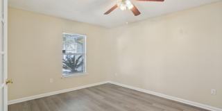2346 ADAMS LAKE Boulevard Gallery 11