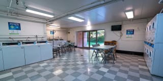Laurel Village Apartments Gallery 19