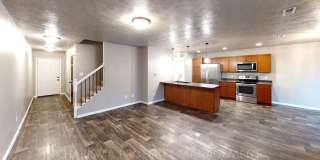 SPACIOUS 3 BEDROOM TOWNHOME!! SPACIOUS 3 BEDROOM TOWNHOME!! Gallery 2
