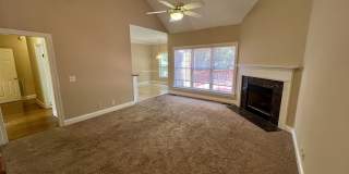 3BR 2.5BA + Bonus Executive Townhome Near MTSU, FREE Lawn Care! Gallery 7
