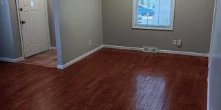 Charming 3 bedroom near Washburn University. Gallery 6