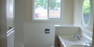 3 Bedroom 1.5 Bathroom Apartment With Garage Gallery 7