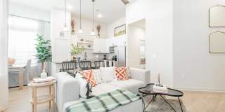 Elan Denton Elan Denton Gallery 1