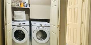 Lovely 2 bedroom 1 bath rental close to hospitals and downtown! Gallery 5