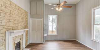 227 Alcovy Street Gallery 17