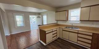1 bed, 1 bath single family Ferndale home with garage Gallery 8