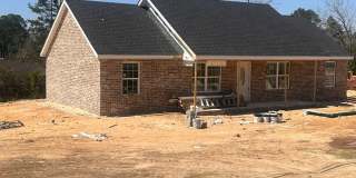 4 Bed 3 Bath Brick Home Gallery 1
