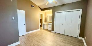 Spacious 3 Bedroom, 2 Bath Home Close to Restaurants & Shopping Centers Gallery 9