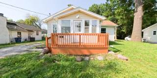 Cozy 3 Bedroom 1 Bathroom- Located near blank park zoo Cozy 3 Bedroom 1 Bathroom- Located near blank park zoo Gallery 1