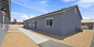 2001 S Dandelion Street Gallery 5